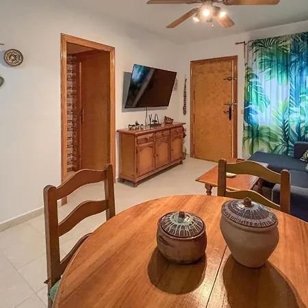 Three Bedroom Cozy In Torrevieja