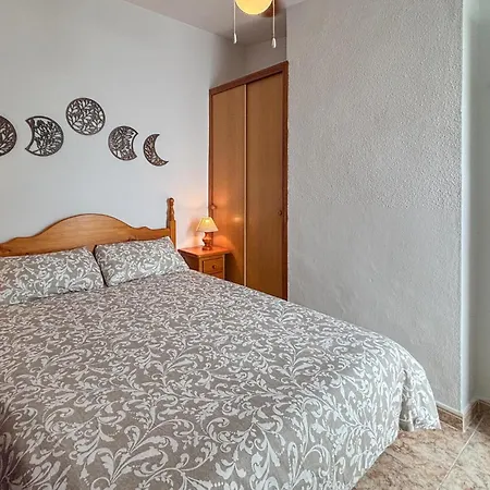 Apartamento Three Bedroom Cozy In