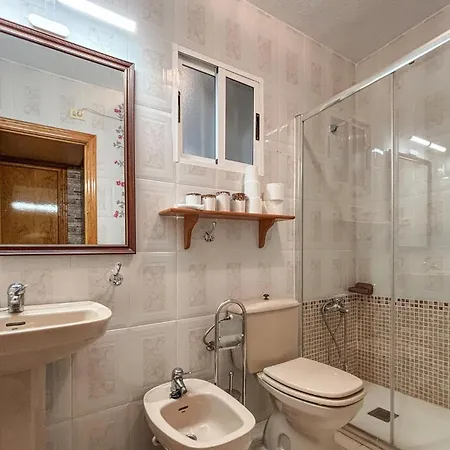 Three Bedroom Cozy In Torrevieja