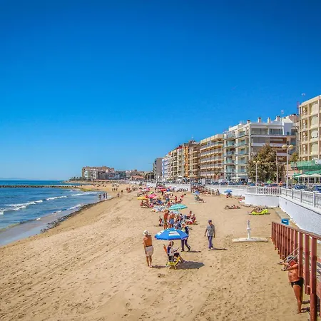 Apartamento Three Bedroom Cozy In *