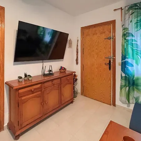 Three Bedroom Cozy In Διαμέρισμα *
